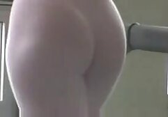 Ragazza russa si video hard anziane masturba in webcam.